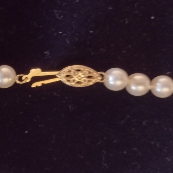 Rare Aura 24" White Freshwater Cultured AA Quality 5-6mm Pearl Necklace - Picture 7 of 9